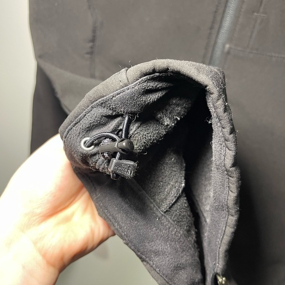 *Sold* The North Face Women’s Black TNF Apex Bionic Fitted Jacket in S - Picture 7 of 11